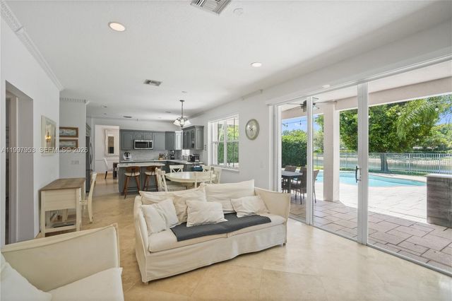 1317 Chenille Cir, Weston, FL 33327