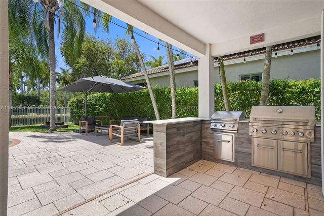 1317 Chenille Cir, Weston, FL 33327