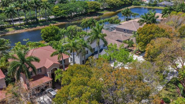 1317 Chenille Cir, Weston, FL 33327