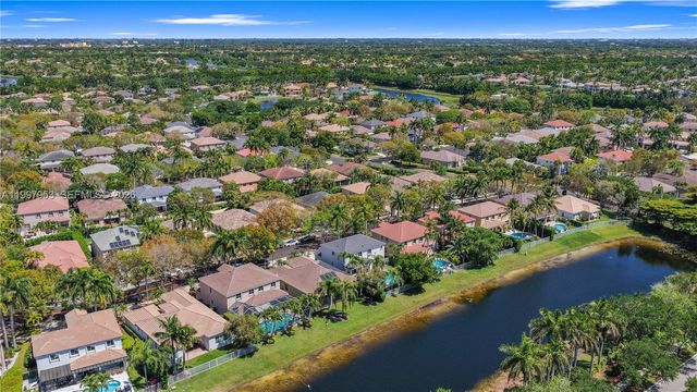 1317 Chenille Cir, Weston, FL 33327