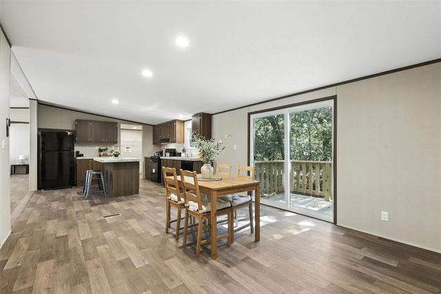 131 Kelly Court, Azle, TX 76020