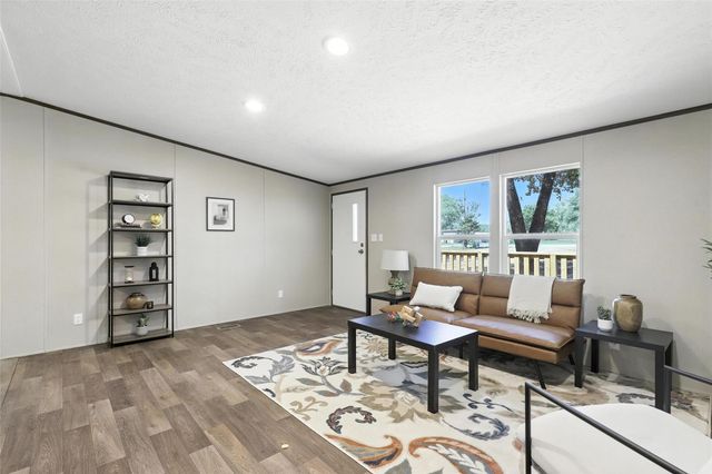 131 Kelly Court, Azle, TX 76020