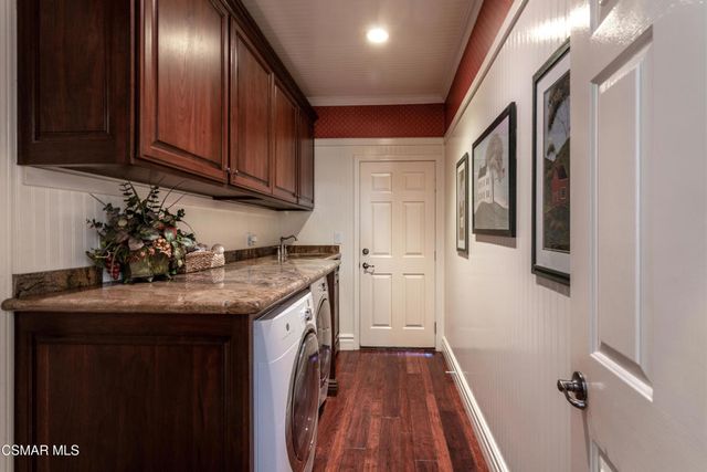 68 E Twisted Oak Drive, Simi Valley, CA 93065