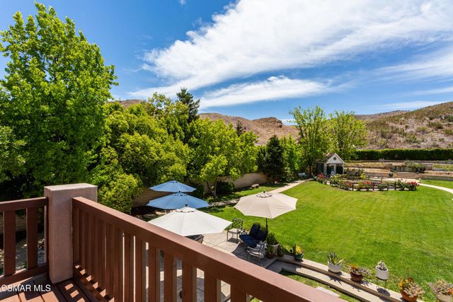 68 E Twisted Oak Drive, Simi Valley, CA 93065