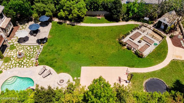 68 E Twisted Oak Drive, Simi Valley, CA 93065