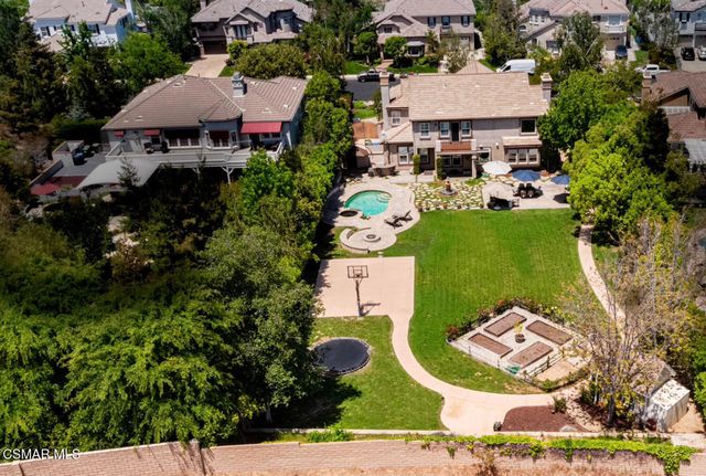 68 E Twisted Oak Drive, Simi Valley, CA 93065