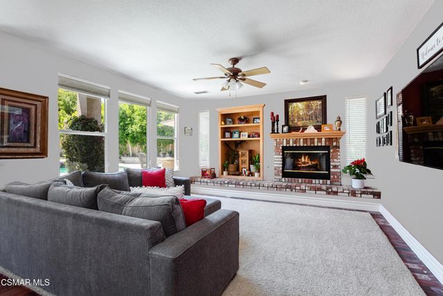 68 E Twisted Oak Drive, Simi Valley, CA 93065