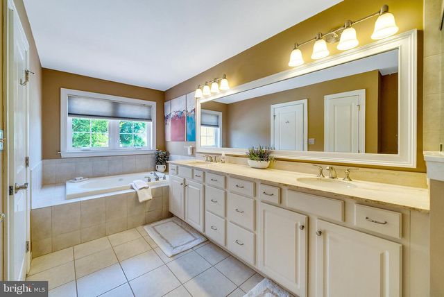 108 CARRIAGE CT, Plymouth Meeting, PA 19462