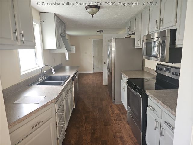 1315 Moore Avenue, Dunbar, WV 25064