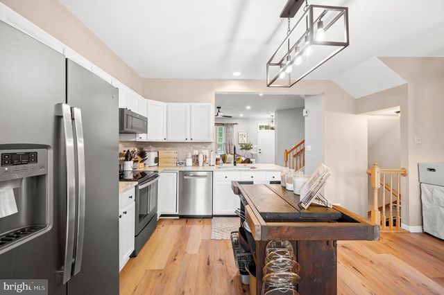 7005 MANAHOAC PL, Gainesville, VA 20155