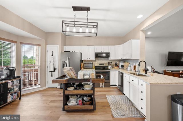 7005 MANAHOAC PL, Gainesville, VA 20155