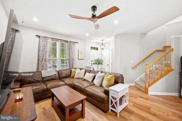 7005 MANAHOAC PL, Gainesville, VA 20155