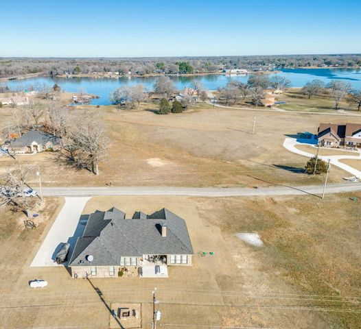 1410 S Shore Drive, Bonham, TX 75418
