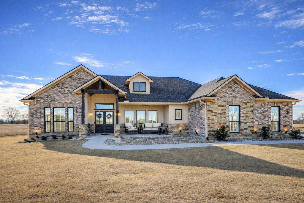 1410 S Shore Drive, Bonham, TX 75418