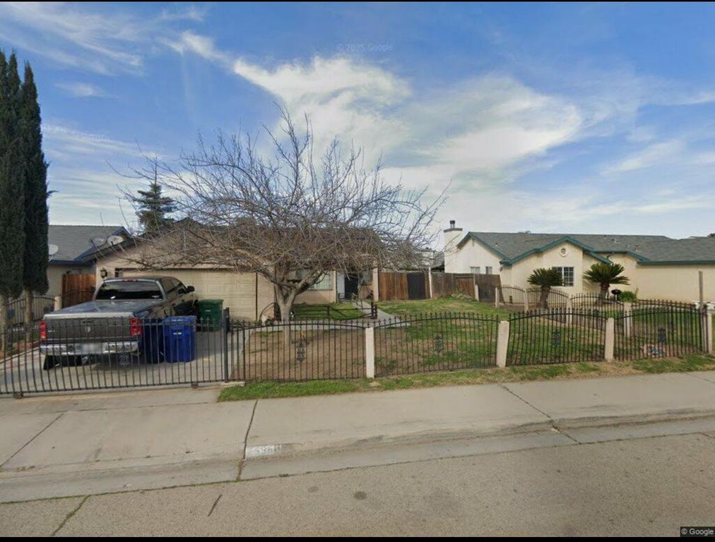 Image 1 of property listing at 2596 Walnut Street, Selma, CA 93662