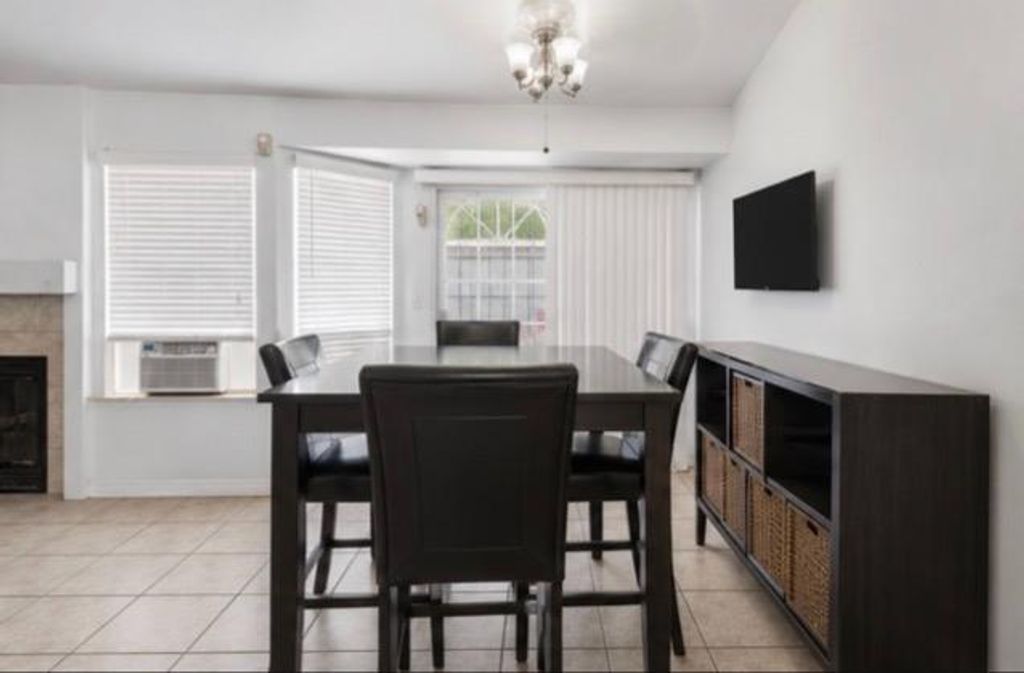 Image 6 of property listing at 2596 Walnut Street, Selma, CA 93662
