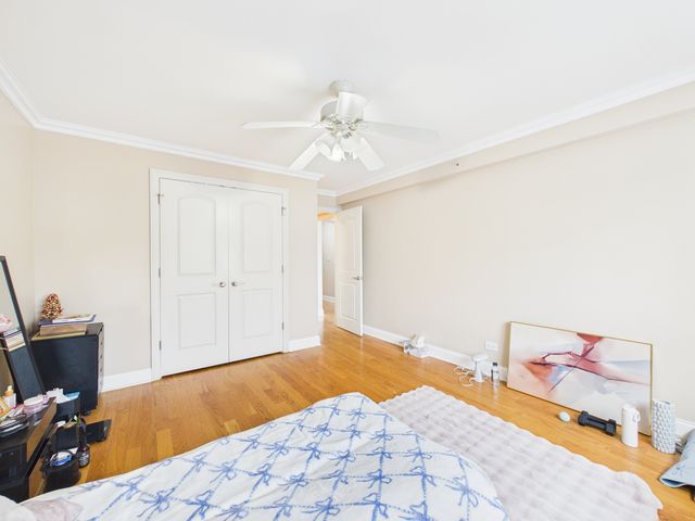 2210 S GOEBBERT Road 226, Arlington Heights, IL 60005