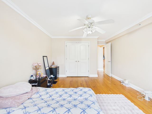 2210 S GOEBBERT Road 226, Arlington Heights, IL 60005