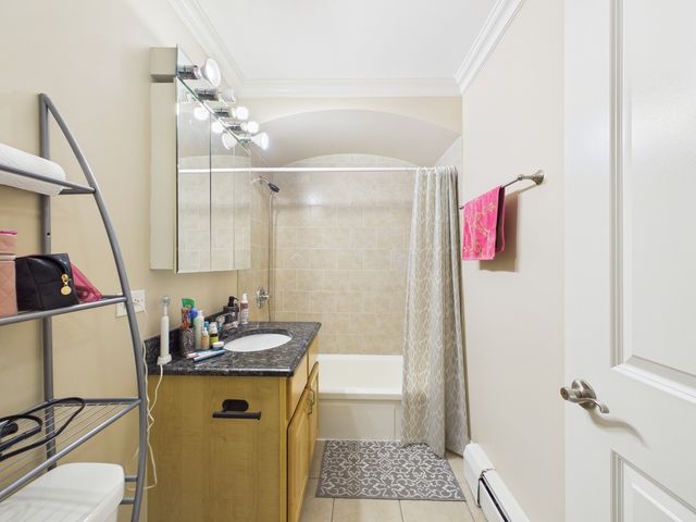 2210 S GOEBBERT Road 226, Arlington Heights, IL 60005