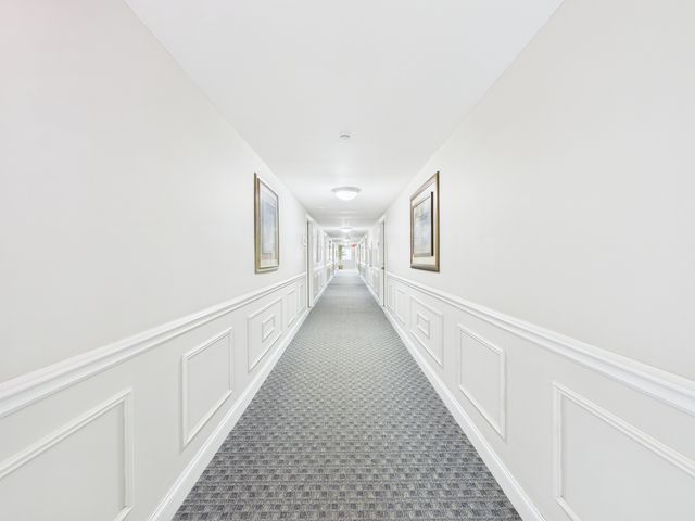2210 S GOEBBERT Road 226, Arlington Heights, IL 60005