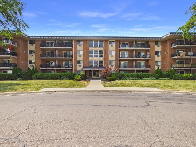 2210 S GOEBBERT Road 226, Arlington Heights, IL 60005