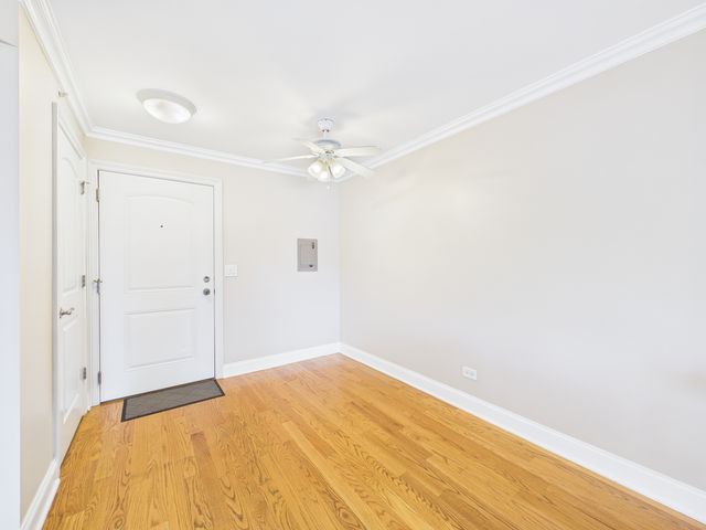 2210 S GOEBBERT Road 226, Arlington Heights, IL 60005