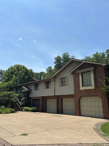 1523 S Red Leaf Drive, Evansville, IN 47712
