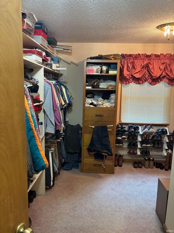 1523 S Red Leaf Drive, Evansville, IN 47712