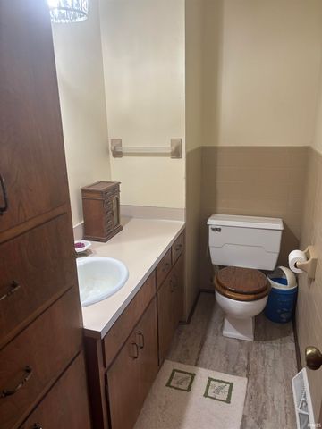 1523 S Red Leaf Drive, Evansville, IN 47712