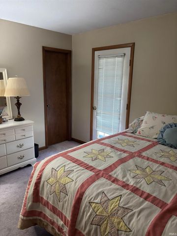 1523 S Red Leaf Drive, Evansville, IN 47712