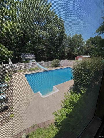 1523 S Red Leaf Drive, Evansville, IN 47712