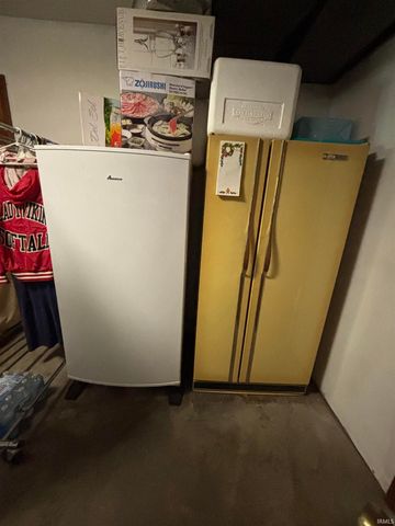 1523 S Red Leaf Drive, Evansville, IN 47712