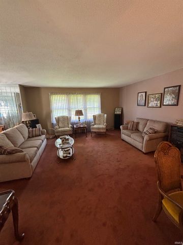 1523 S Red Leaf Drive, Evansville, IN 47712