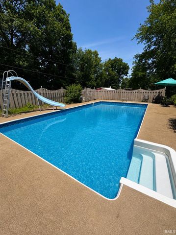 1523 S Red Leaf Drive, Evansville, IN 47712