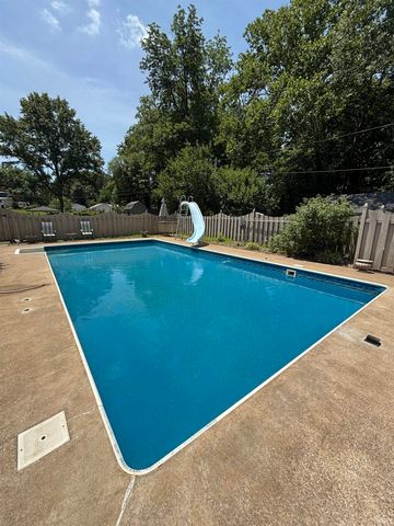 1523 S Red Leaf Drive, Evansville, IN 47712