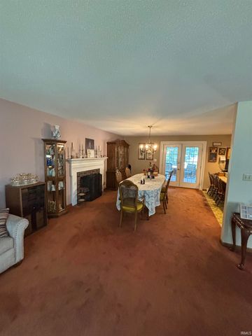 1523 S Red Leaf Drive, Evansville, IN 47712