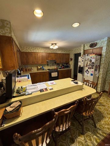 1523 S Red Leaf Drive, Evansville, IN 47712
