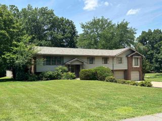 1523 S Red Leaf Drive, Evansville, IN 47712