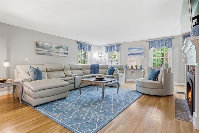 46 Hayden Lane, Bedford, MA 01730