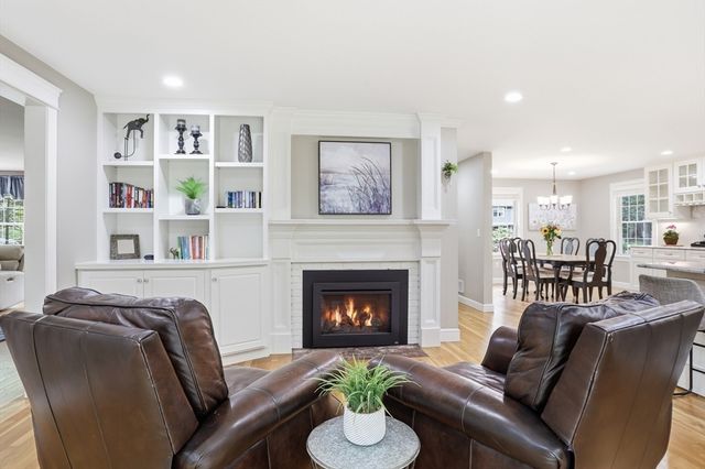 46 Hayden Lane, Bedford, MA 01730