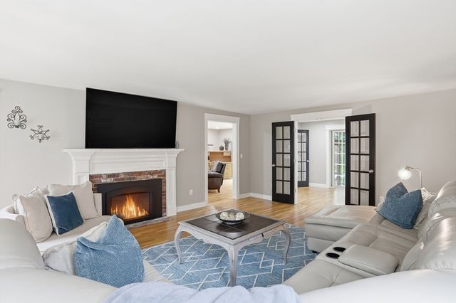 46 Hayden Lane, Bedford, MA 01730
