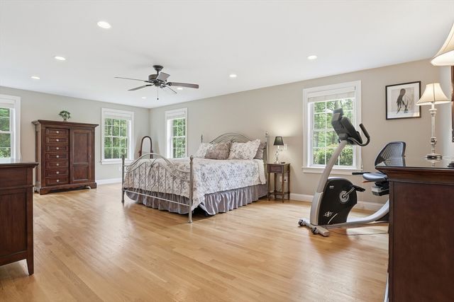 46 Hayden Lane, Bedford, MA 01730