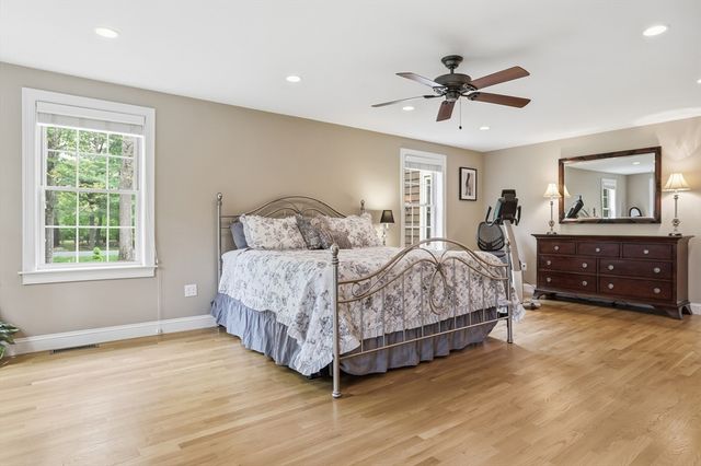 46 Hayden Lane, Bedford, MA 01730