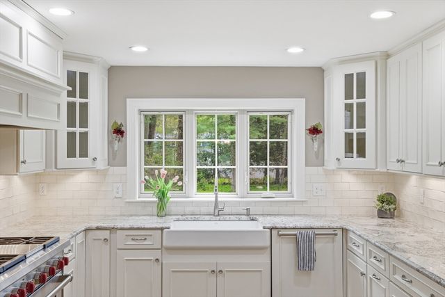 46 Hayden Lane, Bedford, MA 01730