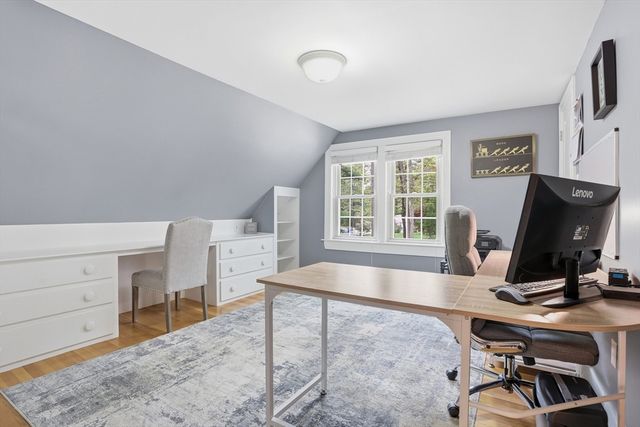 46 Hayden Lane, Bedford, MA 01730