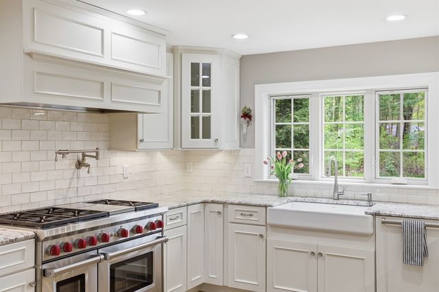 46 Hayden Lane, Bedford, MA 01730
