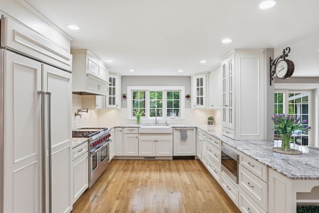 46 Hayden Lane, Bedford, MA 01730