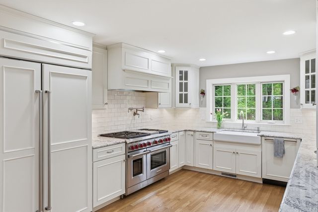 46 Hayden Lane, Bedford, MA 01730