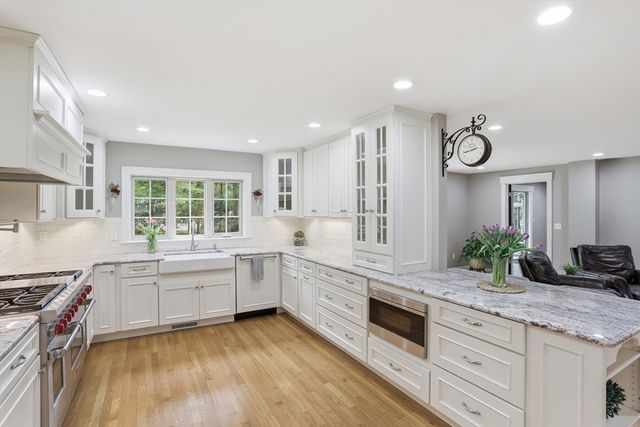 46 Hayden Lane, Bedford, MA 01730
