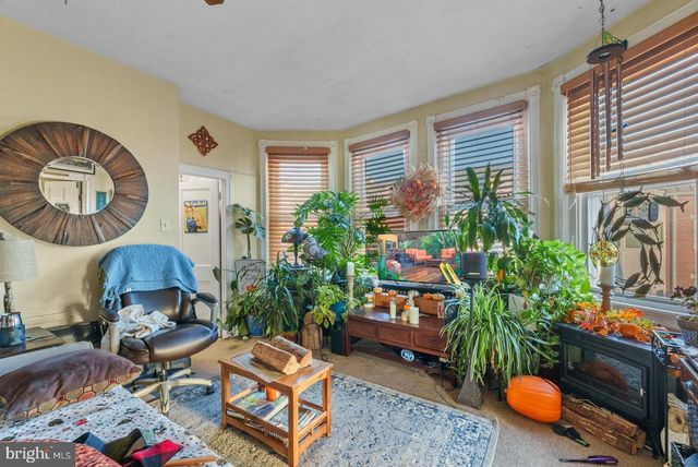 823 CHRISTIAN ST, Philadelphia, PA 19147